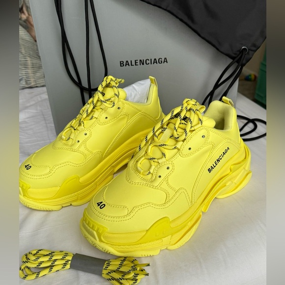 Balenciaga tripe s sneaker in yellow new in box size 40/ 9.5 - Picture 1 of 6